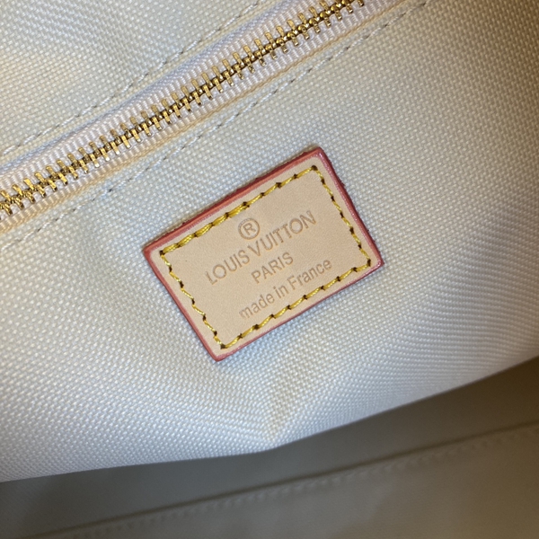 ルイヴィトンバッグ着用イメージ